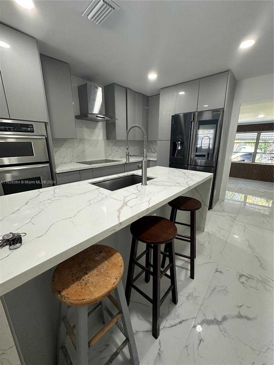 Small Image of 1619 MOFFETT ST, Hollywood Number 8