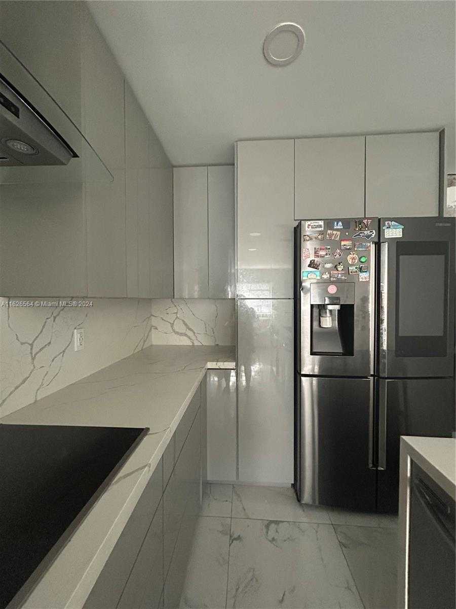 Small Image of 1619 MOFFETT ST, Hollywood Number 9