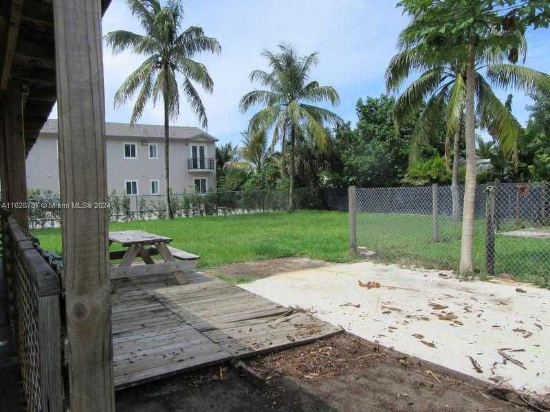 Small Image of 24925 SOUTH WEST 134TH CT, Homestead Number 11