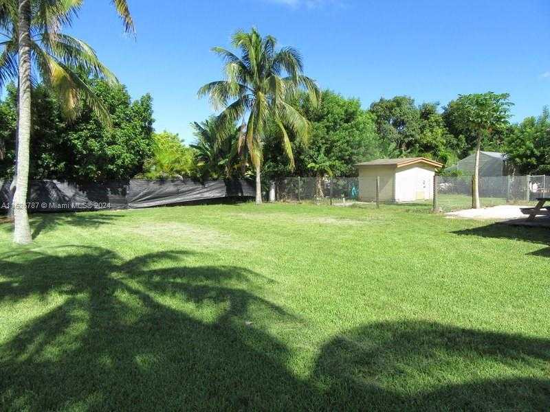 Small Image of 24925 SOUTH WEST 134TH CT, Homestead Number 17