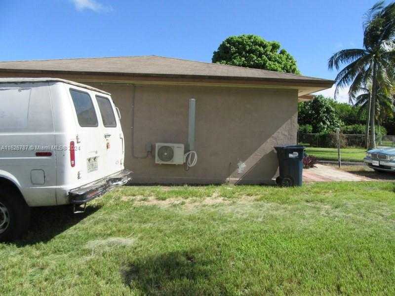 Small Image of 24925 SOUTH WEST 134TH CT, Homestead Number 18
