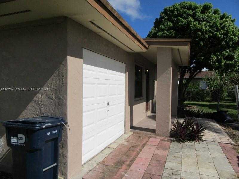 Small Image of 24925 SOUTH WEST 134TH CT, Homestead Number 21