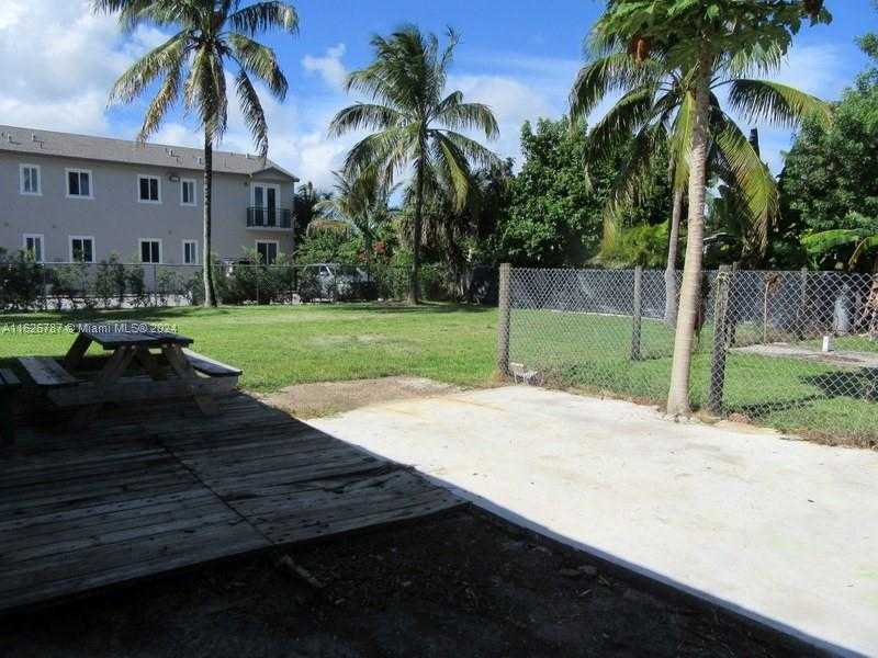 Small Image of 24925 SOUTH WEST 134TH CT, Homestead Number 32