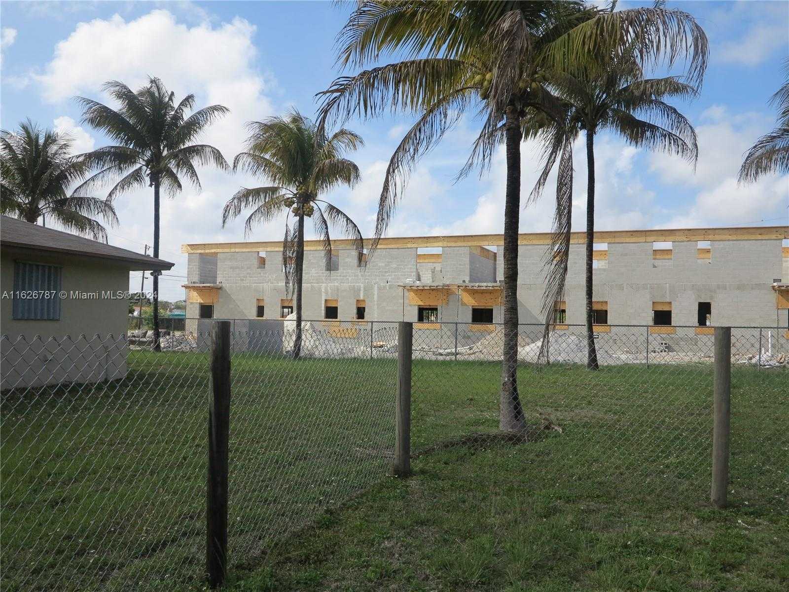 Small Image of 24925 SOUTH WEST 134TH CT, Homestead Number 6