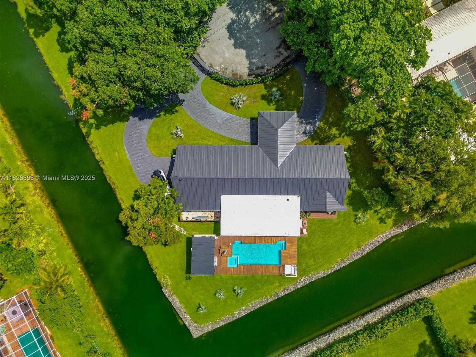 Small Image of 7000 SOUTH WEST 125TH ST, Pinecrest Number 1