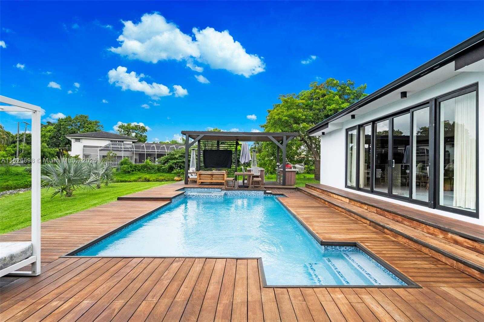 Small Image of 7000 SOUTH WEST 125TH ST, Pinecrest Number 13