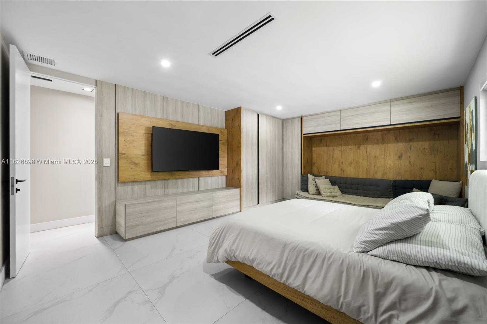 Small Image of 7000 SOUTH WEST 125TH ST, Pinecrest Number 31