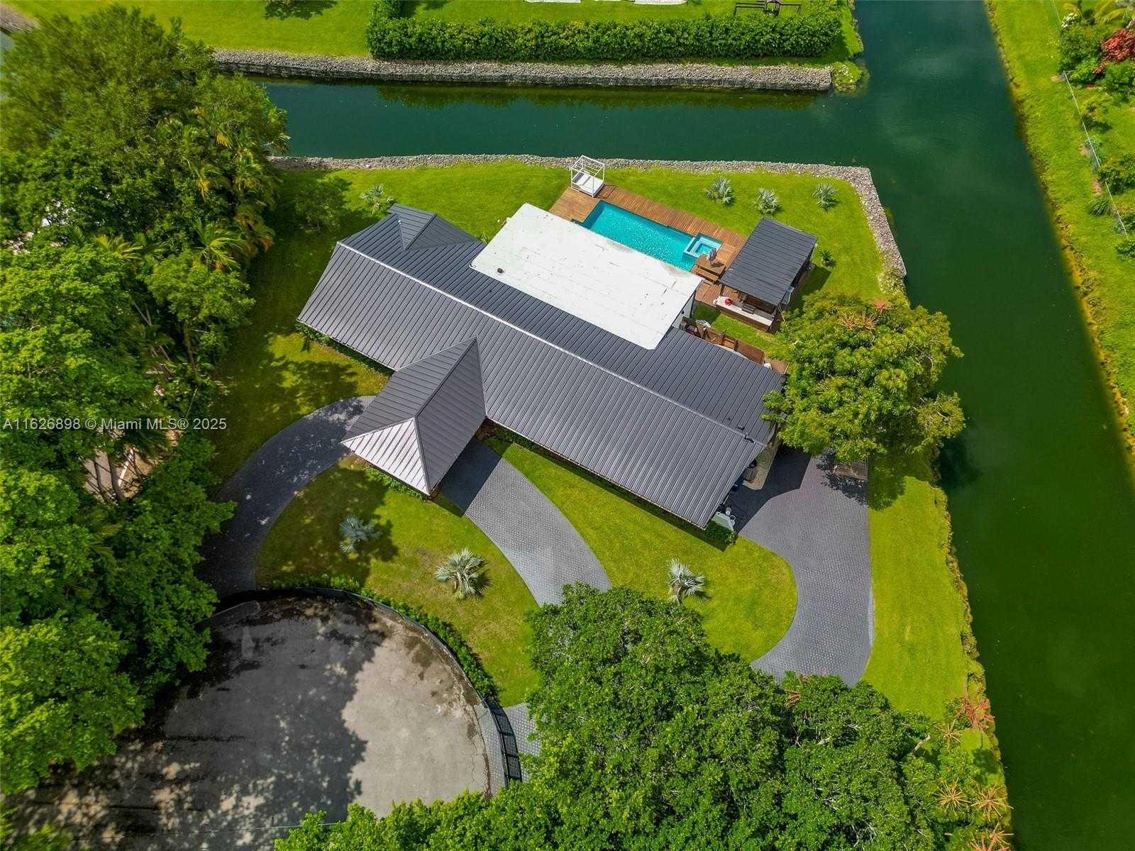 Small Image of 7000 SOUTH WEST 125TH ST, Pinecrest Number 4