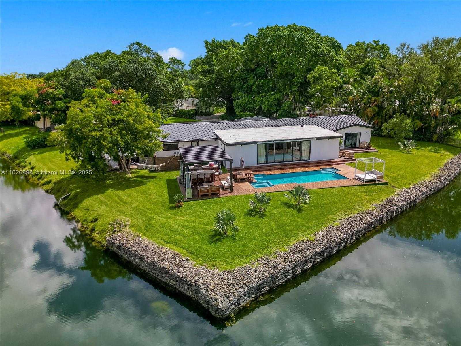 Small Image of 7000 SOUTH WEST 125TH ST, Pinecrest Number 5