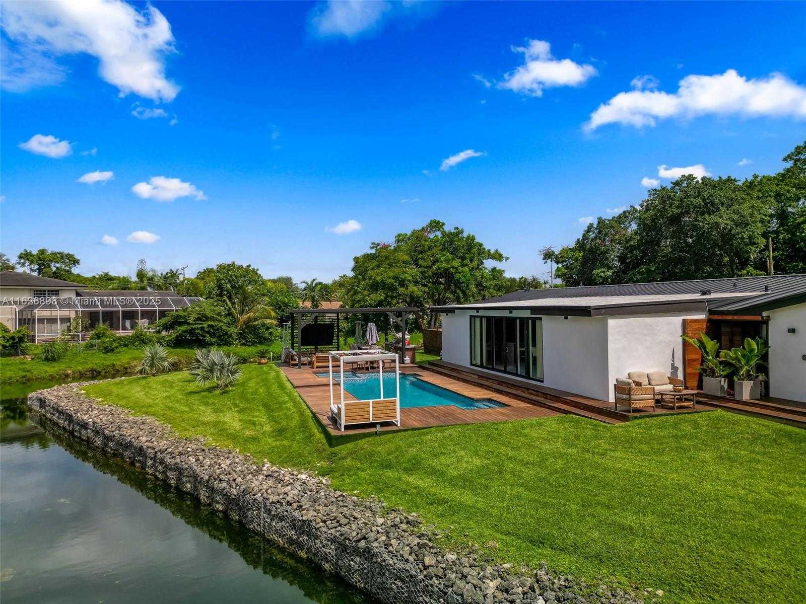 Small Image of 7000 SOUTH WEST 125TH ST, Pinecrest Number 7