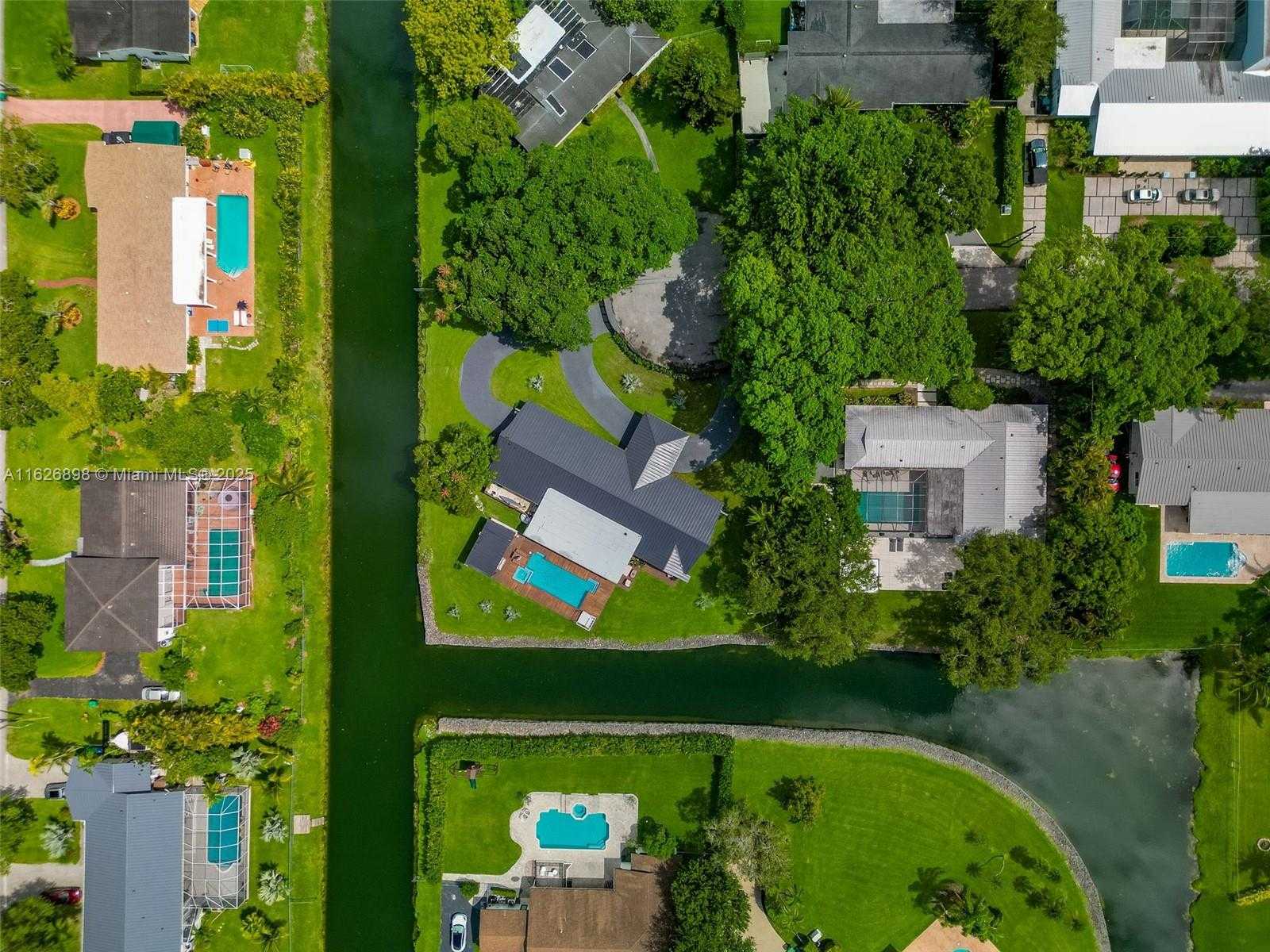 Small Image of 7000 SOUTH WEST 125TH ST, Pinecrest Number 8