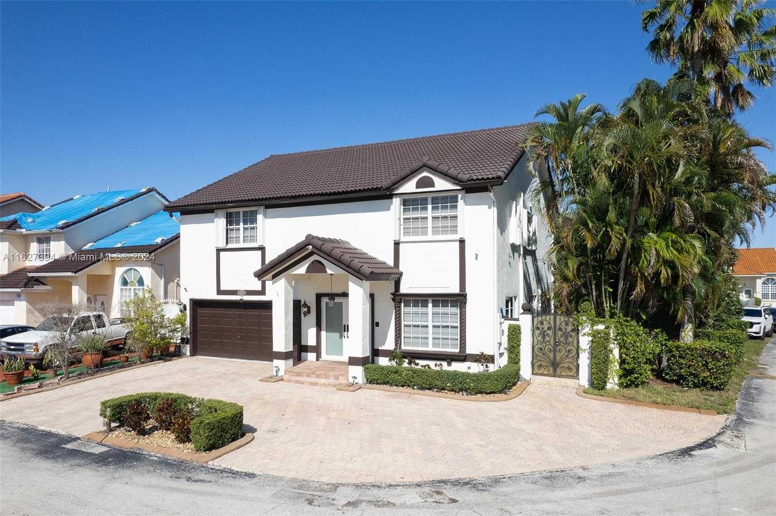 Small Image of 7949 NORTH WEST 188TH TER, Hialeah Number 2