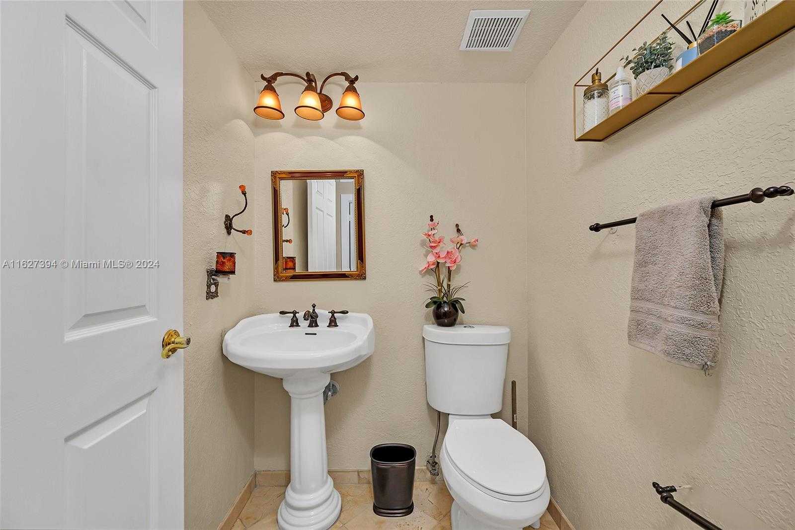 Small Image of 7949 NORTH WEST 188TH TER, Hialeah Number 21
