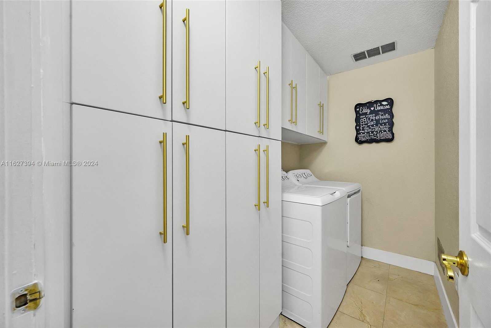 Small Image of 7949 NORTH WEST 188TH TER, Hialeah Number 22