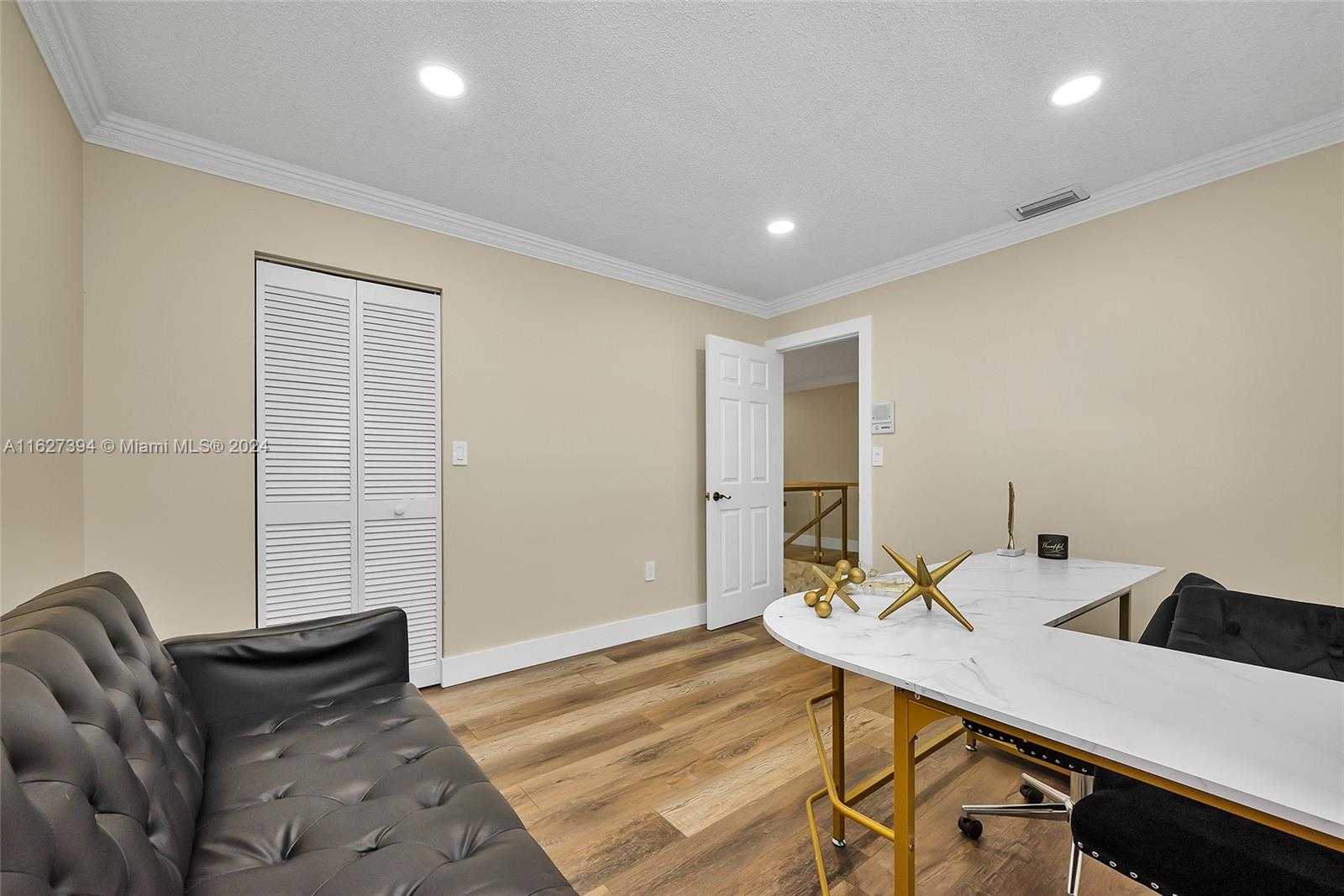 Small Image of 7949 NORTH WEST 188TH TER, Hialeah Number 25