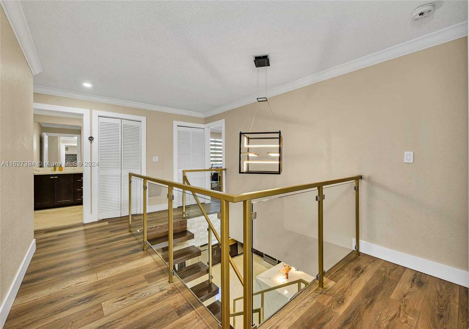 Small Image of 7949 NORTH WEST 188TH TER, Hialeah Number 29
