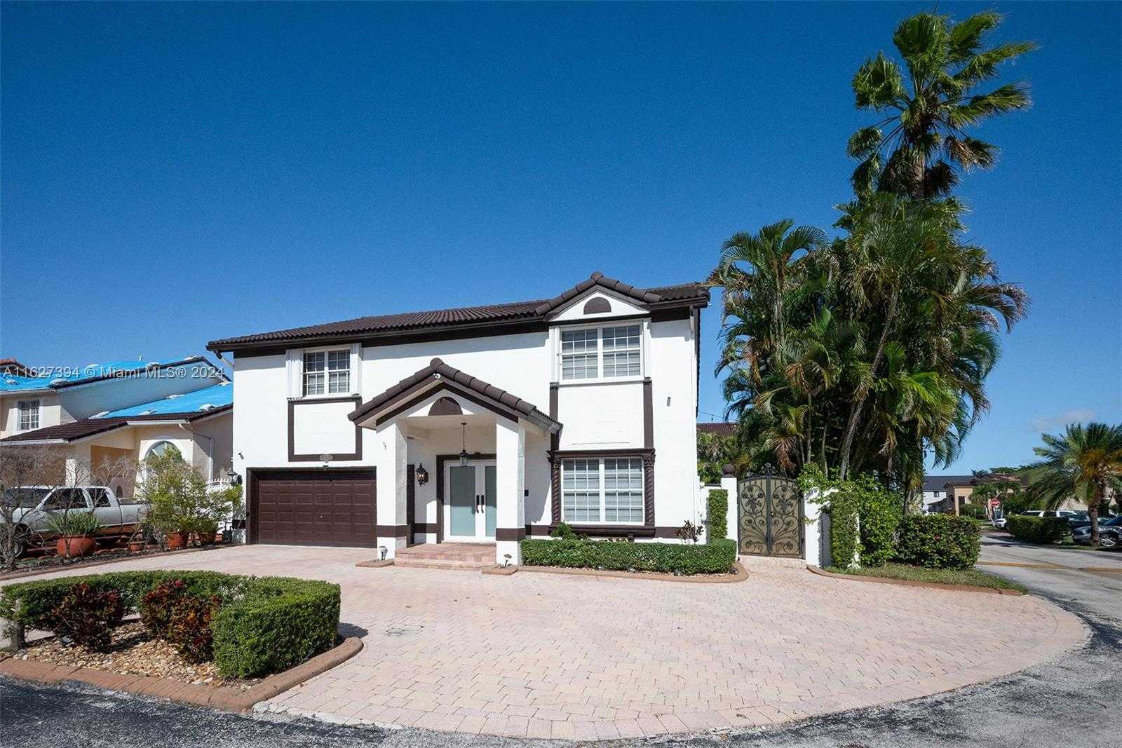 Small Image of 7949 NORTH WEST 188TH TER, Hialeah Number 3