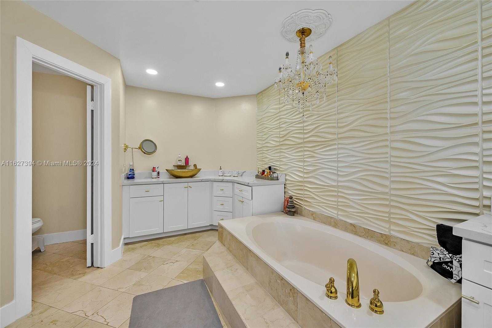 Small Image of 7949 NORTH WEST 188TH TER, Hialeah Number 33