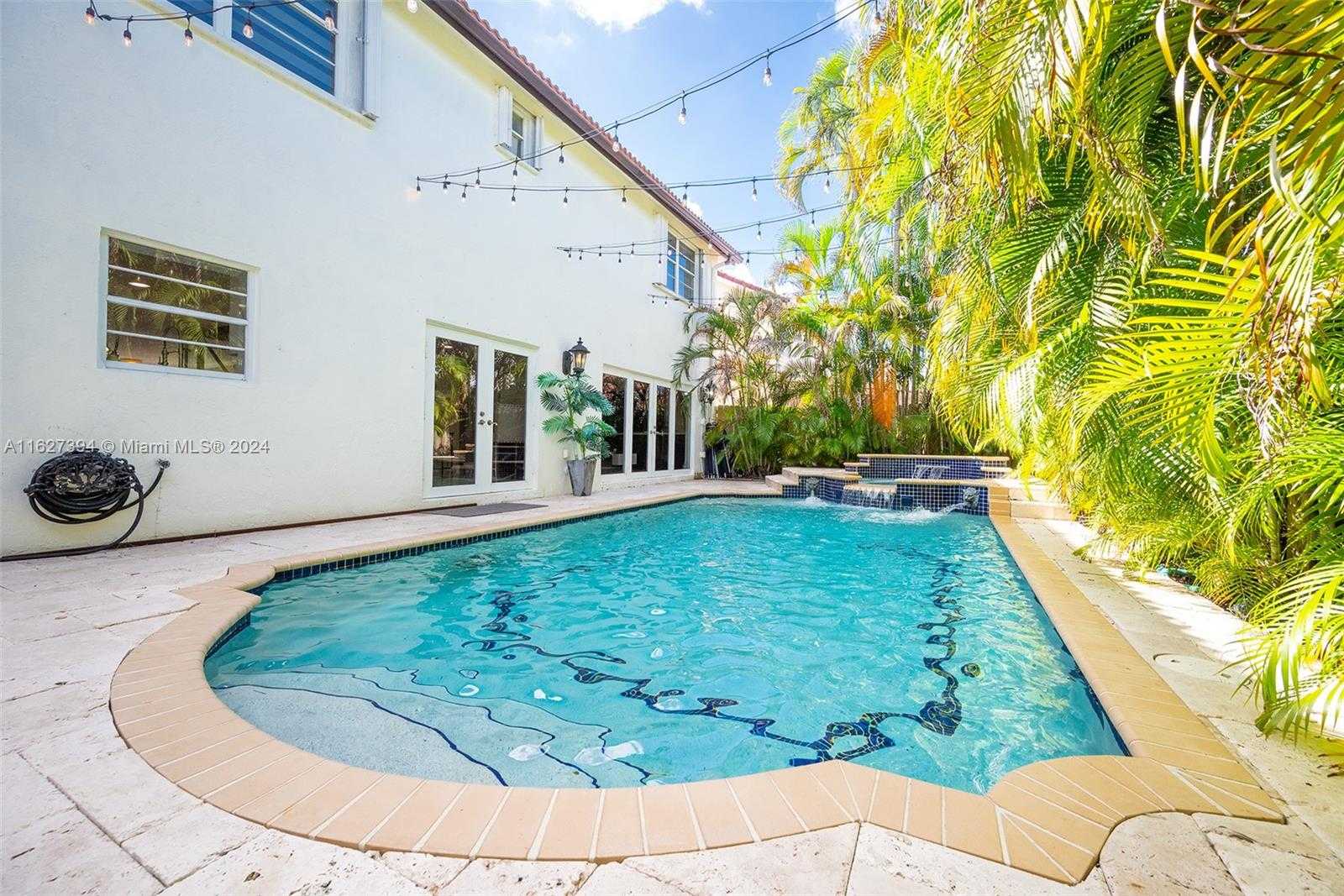 Small Image of 7949 NORTH WEST 188TH TER, Hialeah Number 39