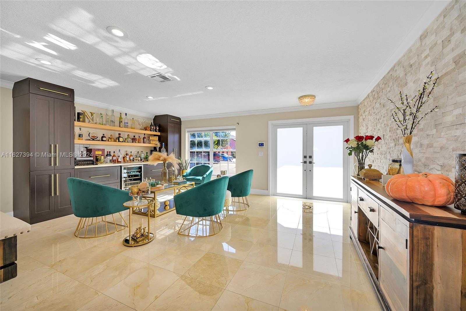 Small Image of 7949 NORTH WEST 188TH TER, Hialeah Number 9