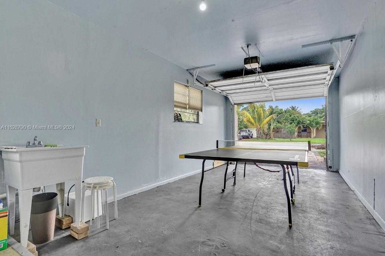 Small Image of 208 SOUTH WEST 2ND AVE, Hallandale Beach Number 15