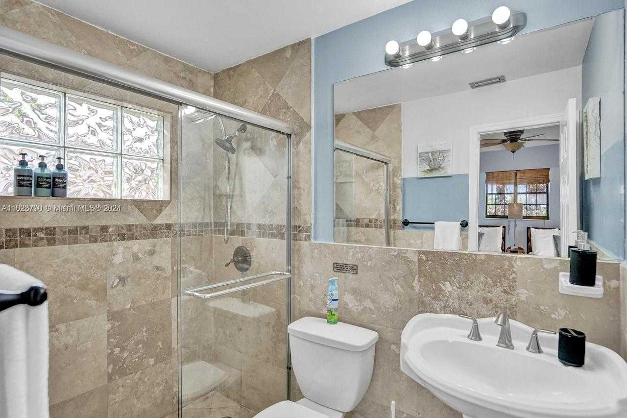 Small Image of 208 SOUTH WEST 2ND AVE, Hallandale Beach Number 17