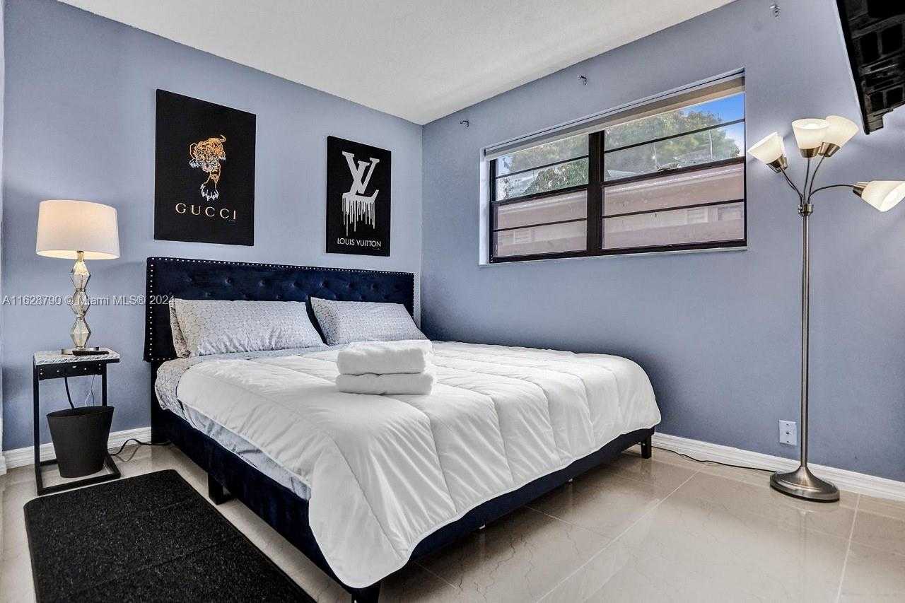 Small Image of 208 SOUTH WEST 2ND AVE, Hallandale Beach Number 21