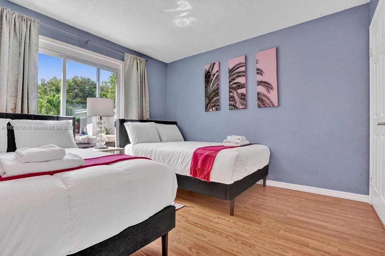 Small Image of 208 SOUTH WEST 2ND AVE, Hallandale Beach Number 22