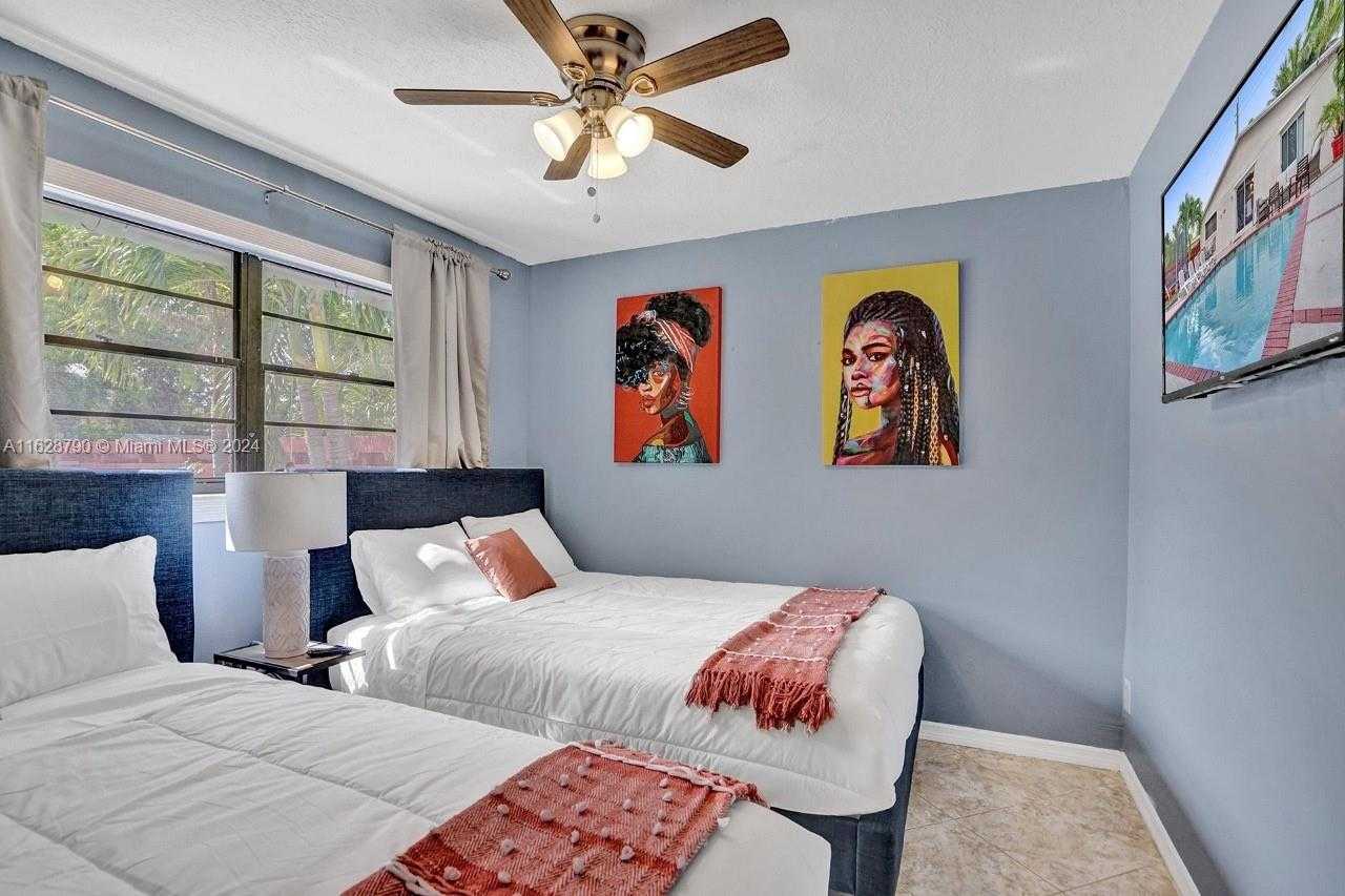 Small Image of 208 SOUTH WEST 2ND AVE, Hallandale Beach Number 25