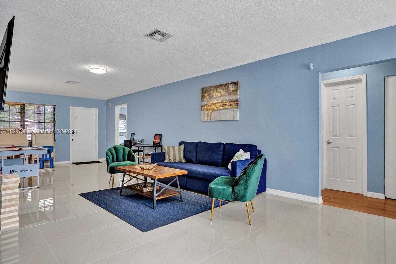 Small Image of 208 SOUTH WEST 2ND AVE, Hallandale Beach Number 9