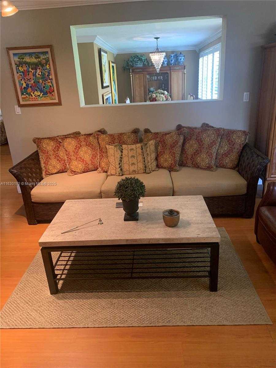 Small Image of 825 EL RADO ST, Coral Gables Number 16