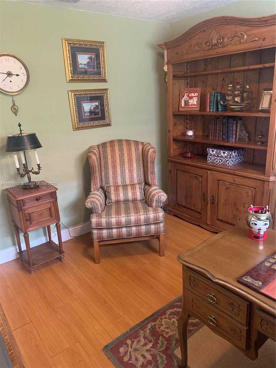Small Image of 825 EL RADO ST, Coral Gables Number 9