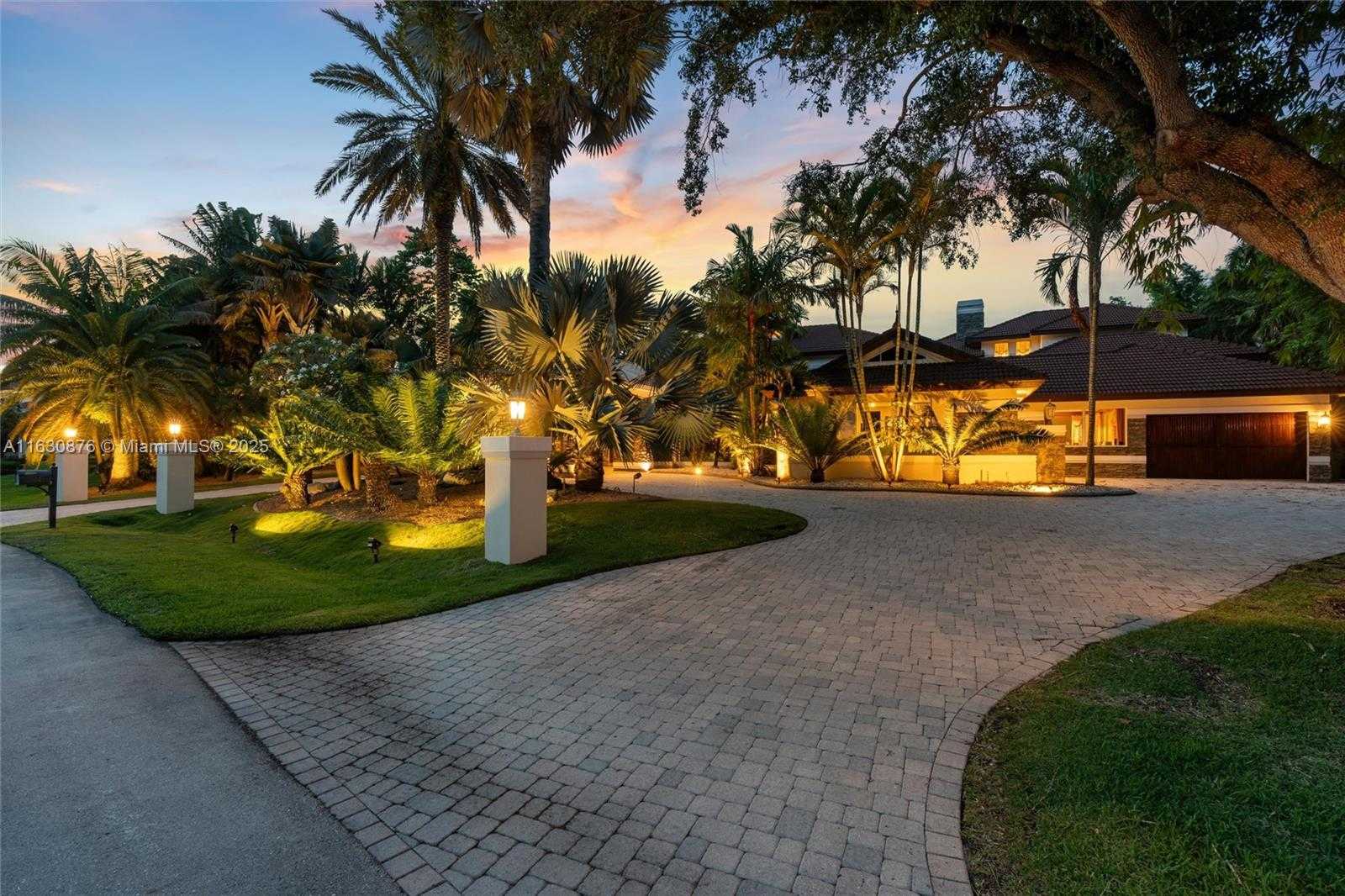 Small Image of 2941 PADDOCK LN, Weston Number 2