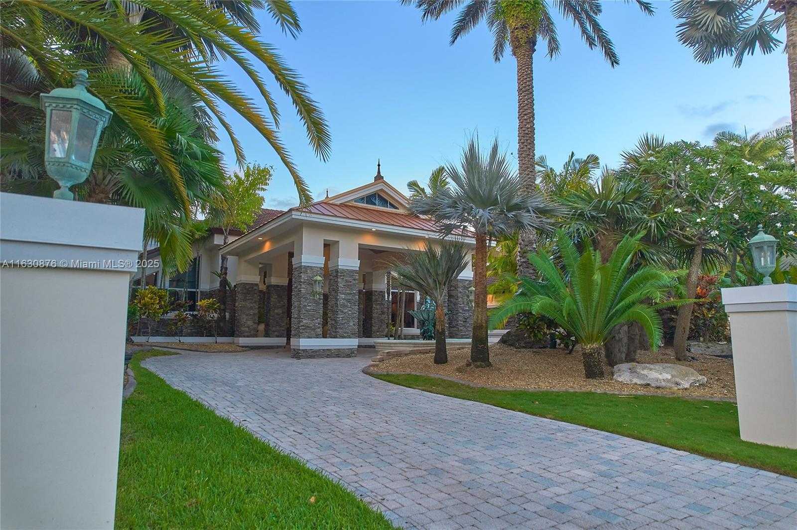 Small Image of 2941 PADDOCK LN, Weston Number 4