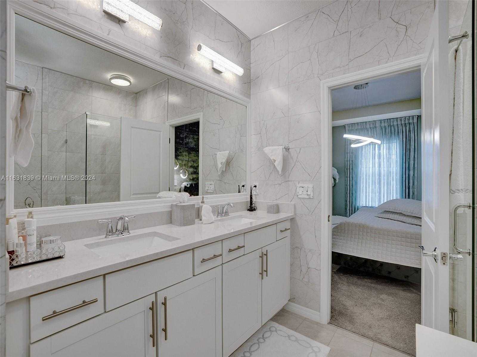 Small Image of 4414 FICUS ST, Hollywood Number 16
