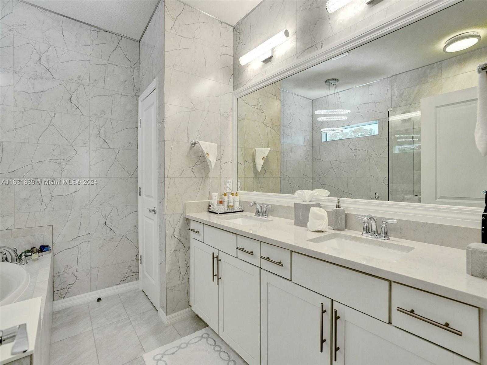Small Image of 4414 FICUS ST, Hollywood Number 17