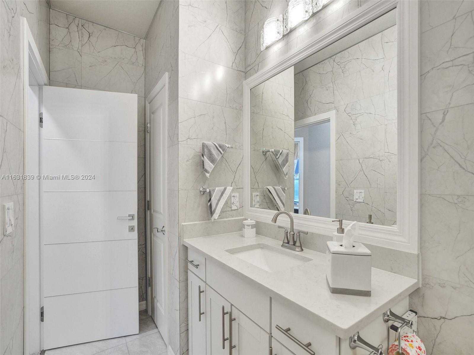 Small Image of 4414 FICUS ST, Hollywood Number 28