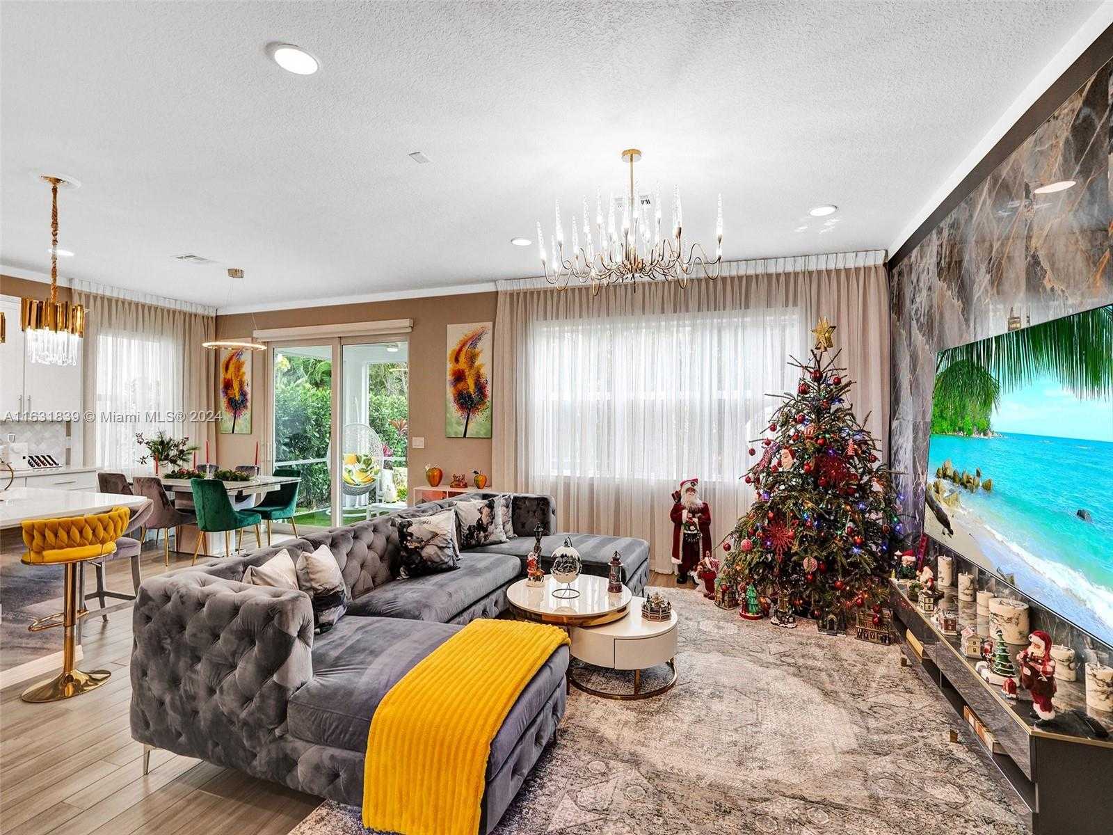 Small Image of 4414 FICUS ST, Hollywood Number 3