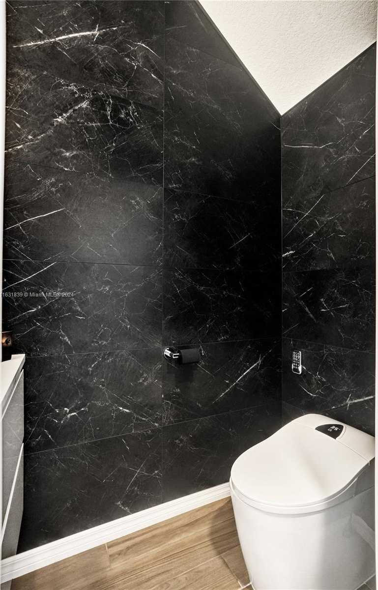 Small Image of 4414 FICUS ST, Hollywood Number 34
