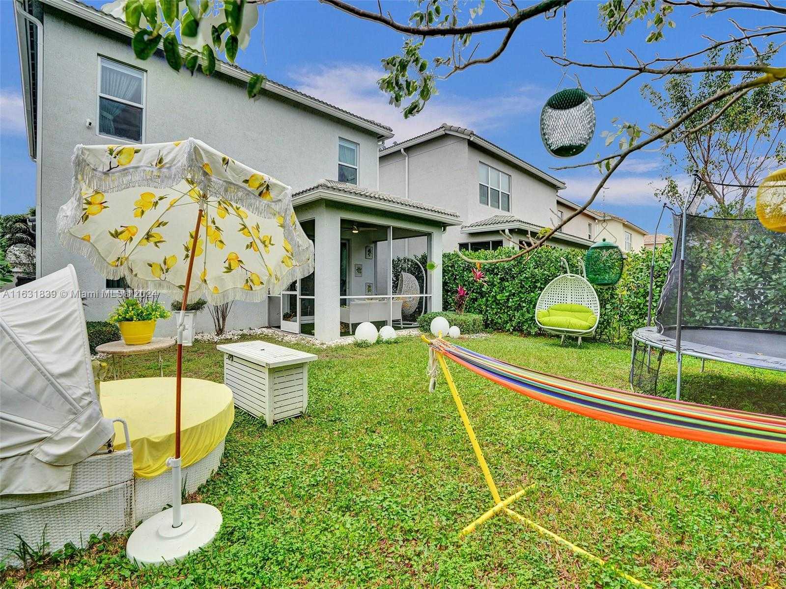 Small Image of 4414 FICUS ST, Hollywood Number 37