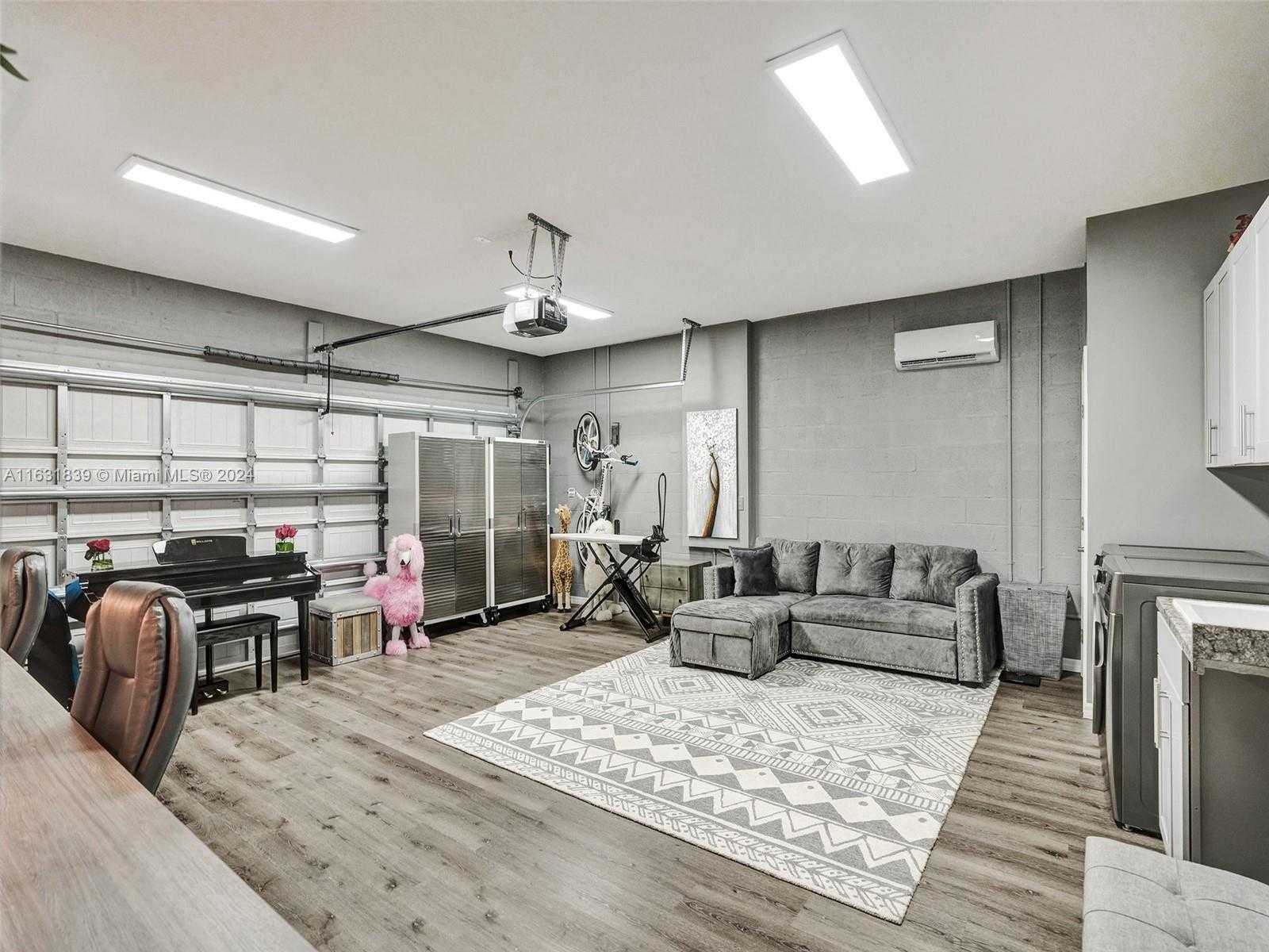 Small Image of 4414 FICUS ST, Hollywood Number 38