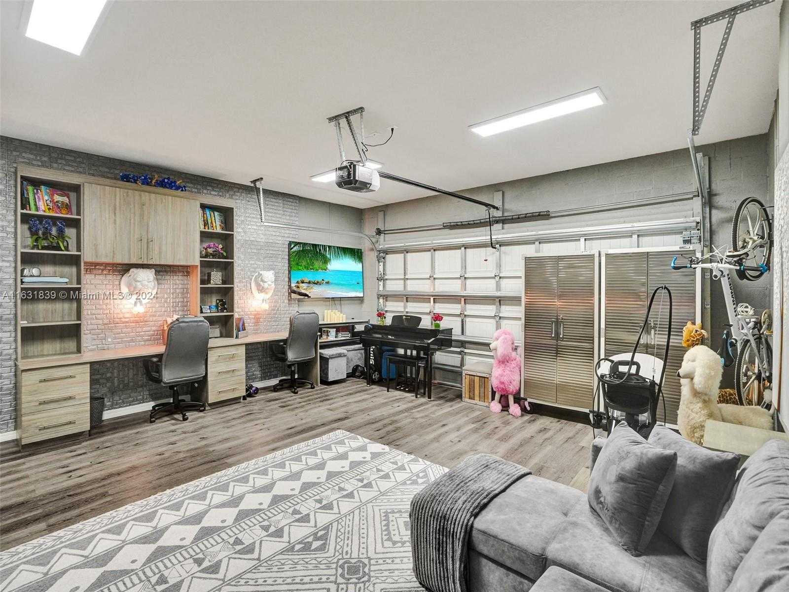 Small Image of 4414 FICUS ST, Hollywood Number 39
