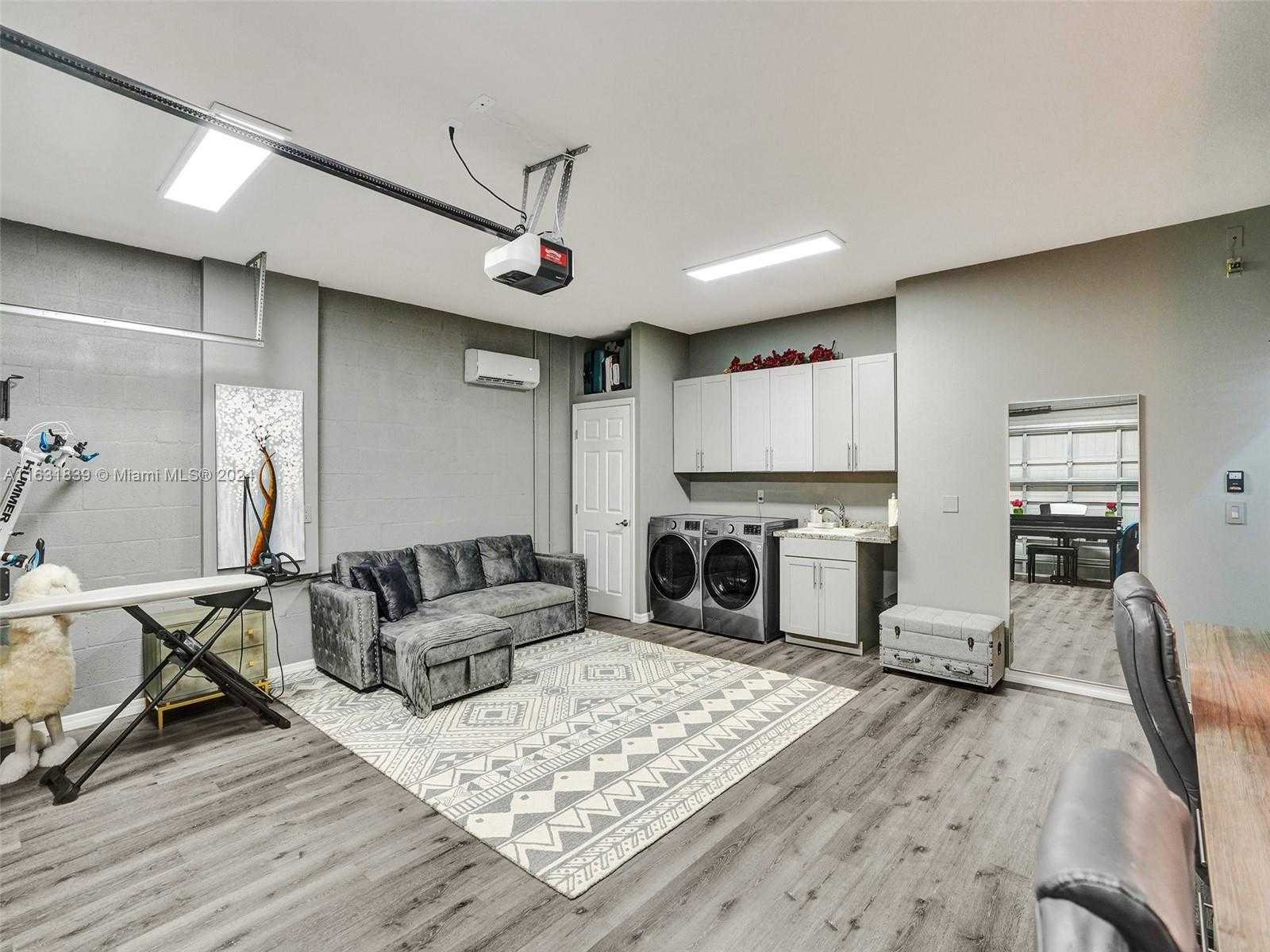 Small Image of 4414 FICUS ST, Hollywood Number 40