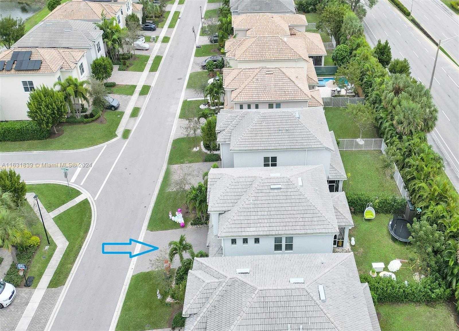 Small Image of 4414 FICUS ST, Hollywood Number 42