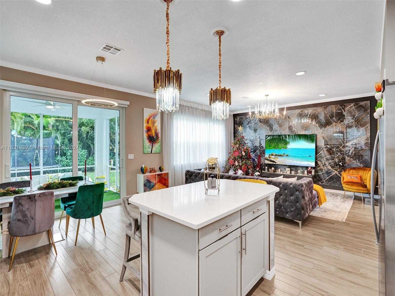 Small Image of 4414 FICUS ST, Hollywood Number 7