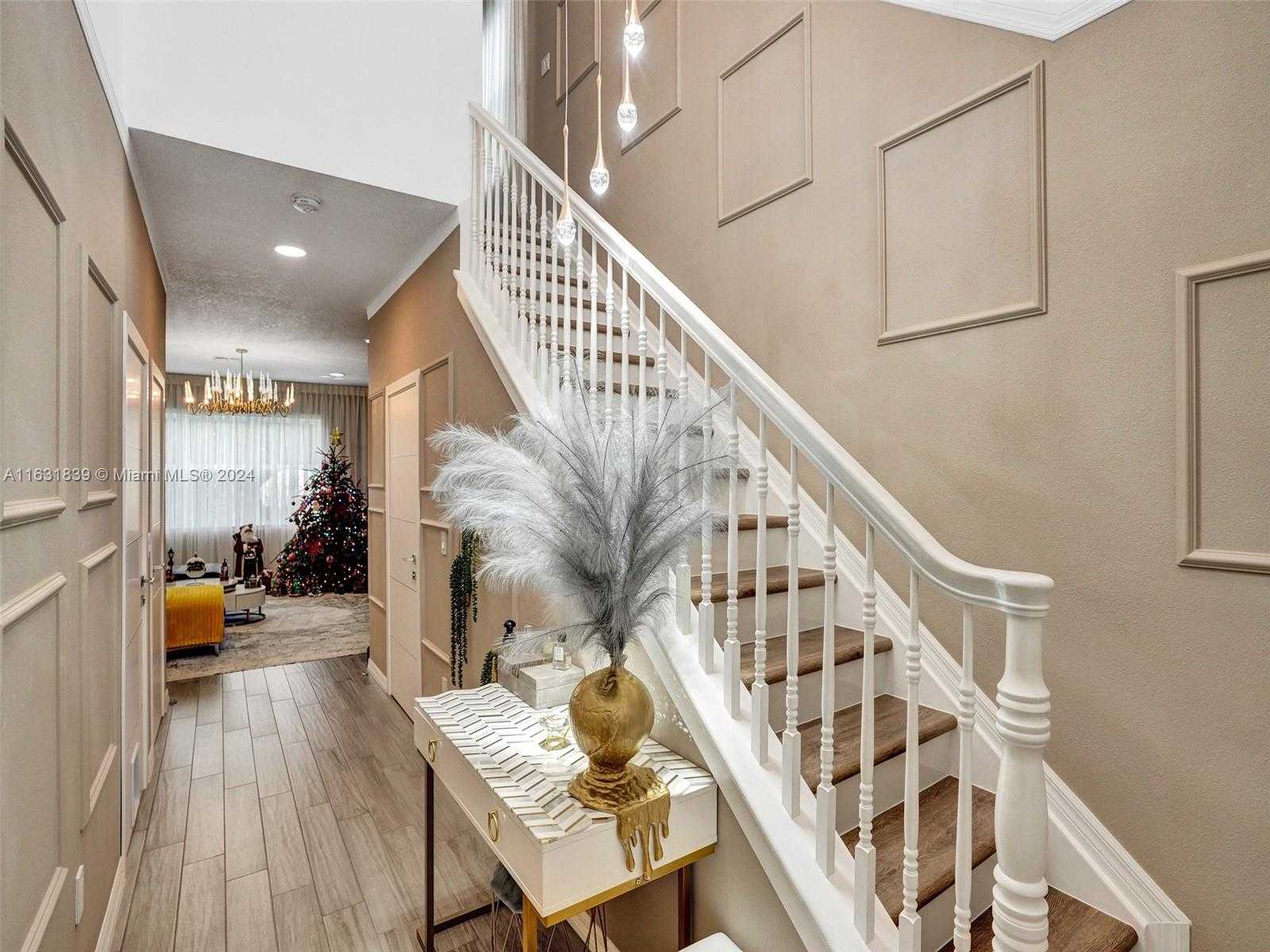 Small Image of 4414 FICUS ST, Hollywood Number 9