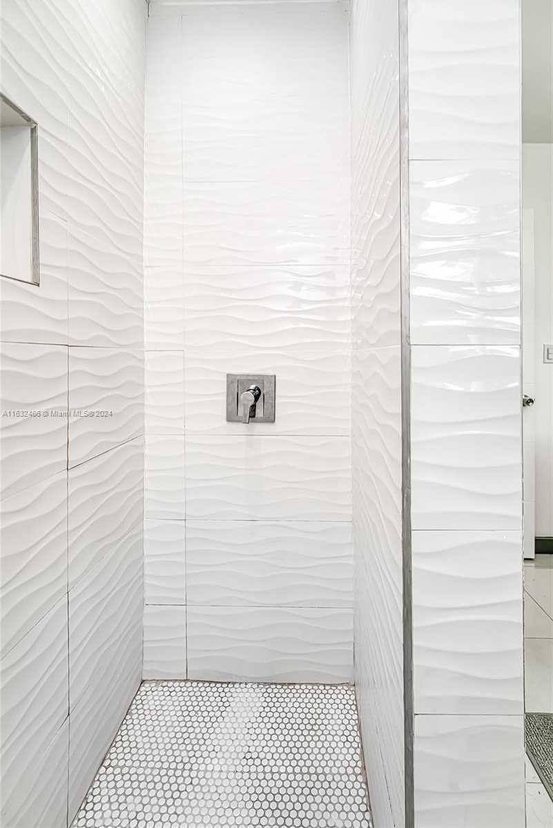 Small Image of 216 SOUTH WEST 6TH ST, Hallandale Beach Number 21