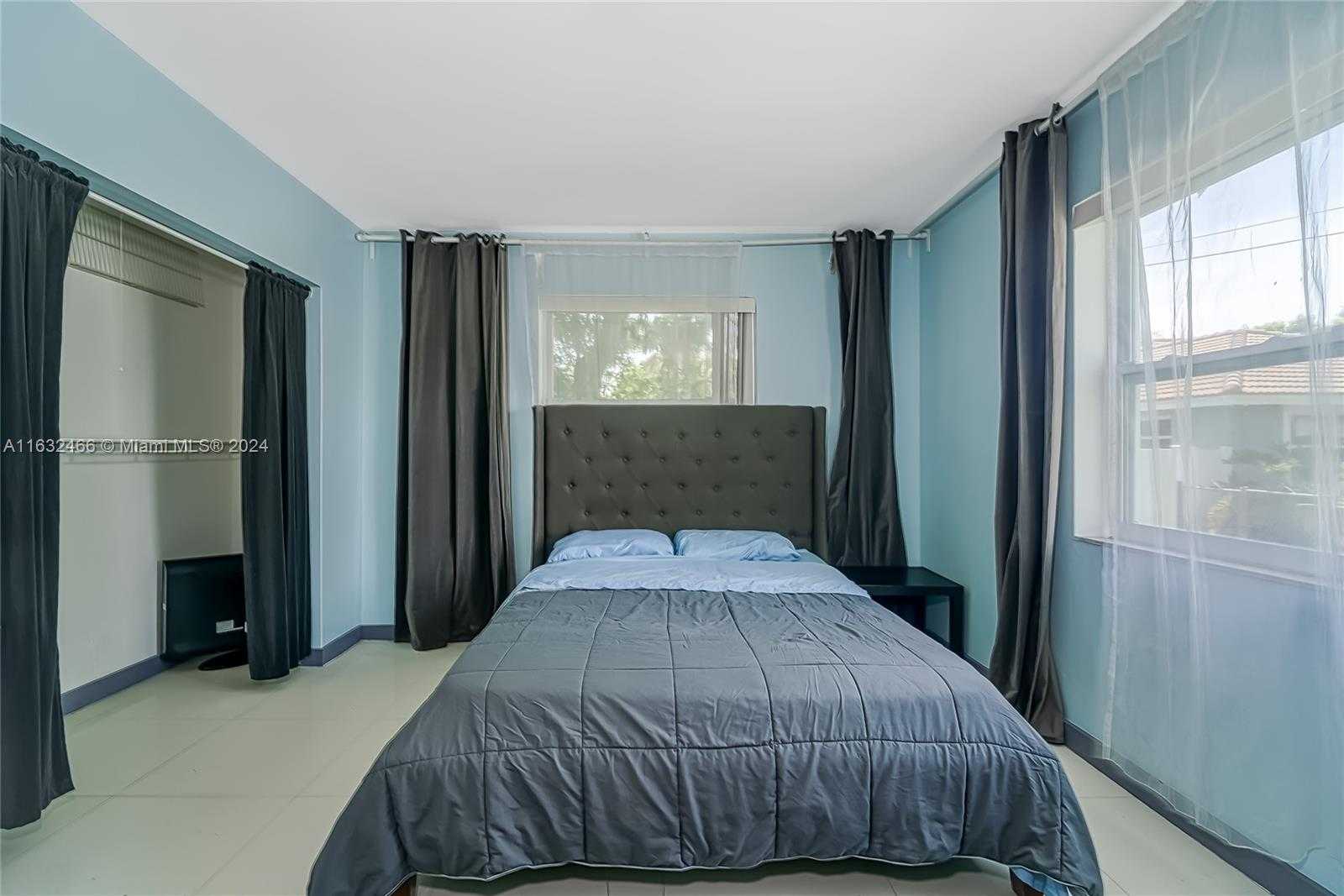 Small Image of 216 SOUTH WEST 6TH ST, Hallandale Beach Number 23