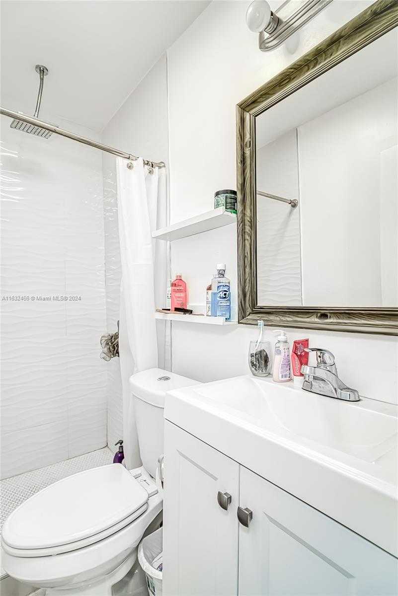 Small Image of 216 SOUTH WEST 6TH ST, Hallandale Beach Number 27