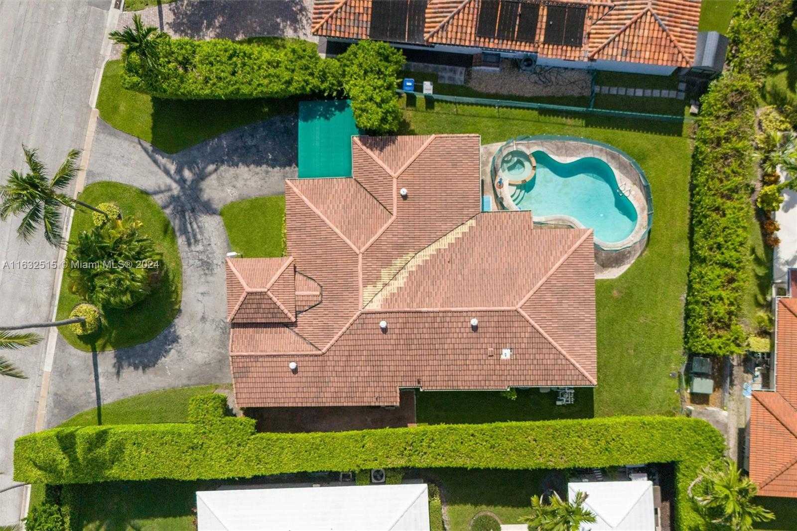 Small Image of 96 BAL CROSS DR, Bal Harbour Number 13